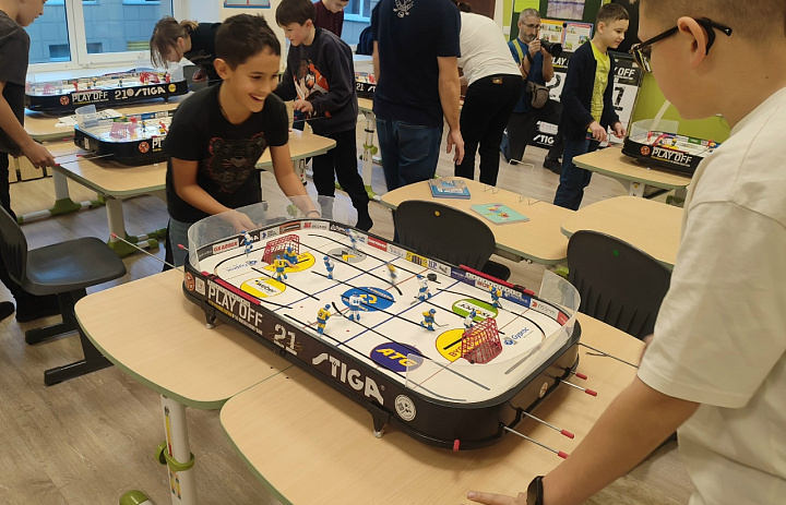 Турнир по настольному хоккею