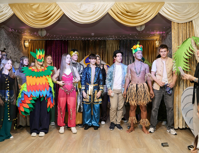 Аладдин. Спектакль 8 класса