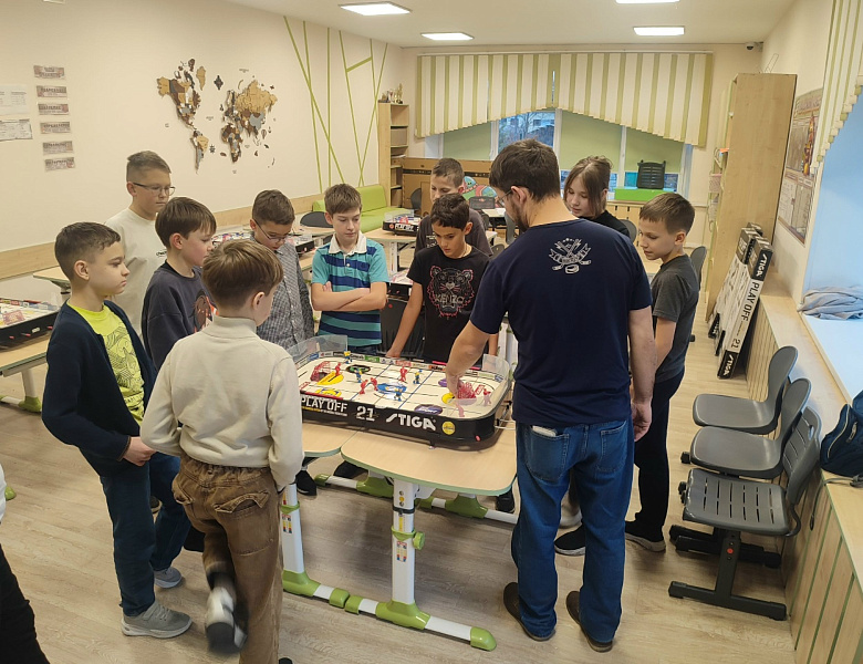 Турнир по настольному хоккею