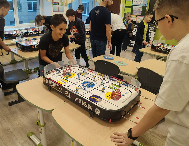 Турнир по настольному хоккею